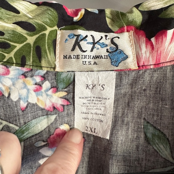 Hibiscus florals on Aloha shirt made in Hawaii by KY’s size 2XL - Picture 4 of 4